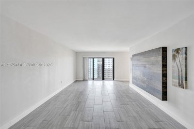 Aluguel de apartamento no The Summit 2109N