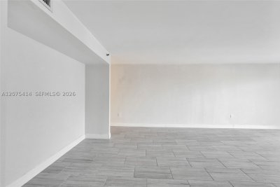 Aluguel de apartamento no The Summit 2109N