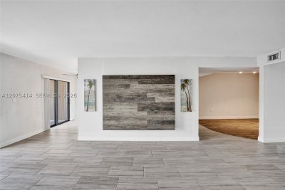 Aluguel de apartamento no The Summit 2109N