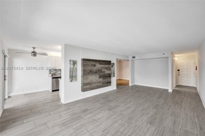 Aluguel de apartamento no The Summit 2109N