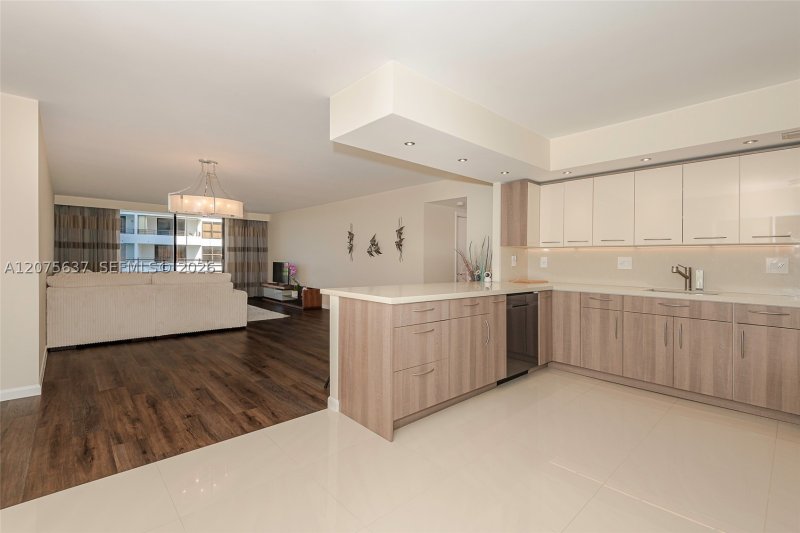 Condo for sale at Olympus Towers 521