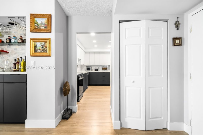 Condo for sale at Olympus Towers 305