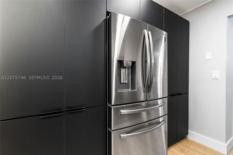 Condo for sale at Olympus Towers 305