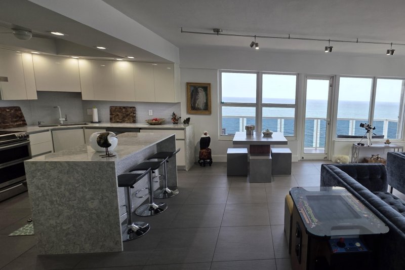 Condo for sale at Royal Ambassador 1206