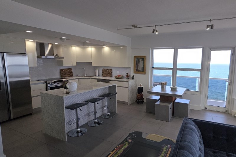 Condo for sale at Royal Ambassador 1206