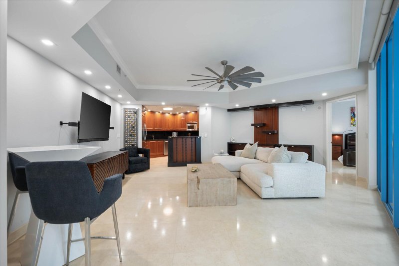 Condo for sale at Las Olas River House Unit 405