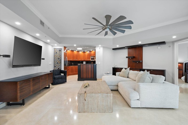 Condo for sale at Las Olas River House Unit 405