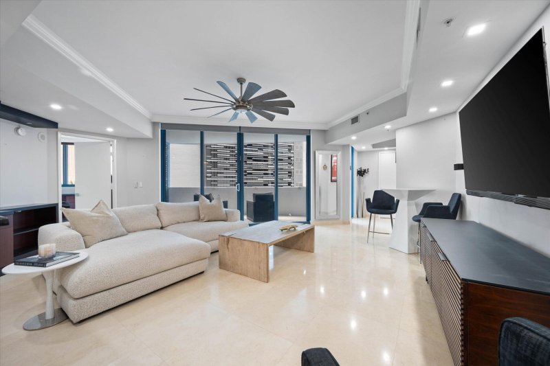 Condo for sale at Las Olas River House Unit 405