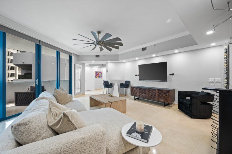Condo for sale at Las Olas River House Unit 405