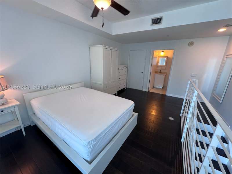 Apartment for rent at Infinity on Brickell 2202