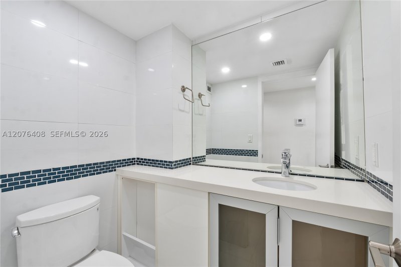 Condo for sale at Gables Waterway Towers 104