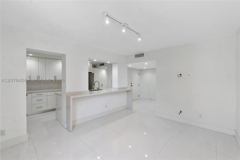 Condo for sale at Gables Waterway Towers 104