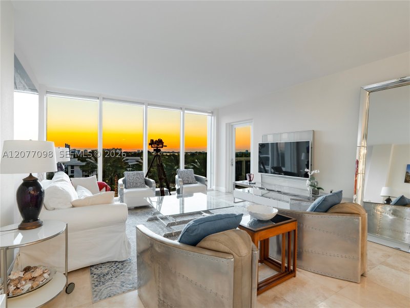 Condo for sale at Harbour House 527