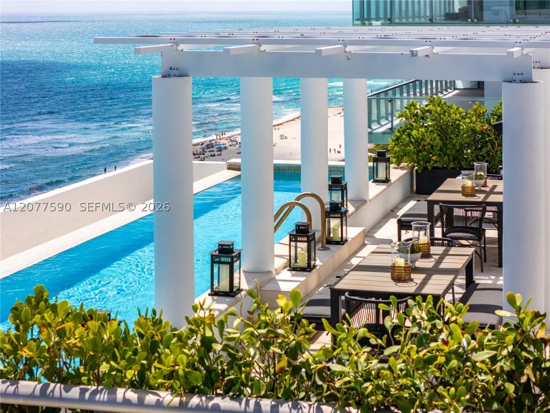 Condo for sale at Villa Di Mare PH1600