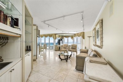 Comprar apartamento no Sands Pointe 907