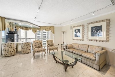 Comprar apartamento no Sands Pointe 907