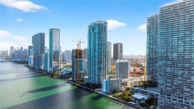 Comprar apartamento no Biscayne Beach 2209