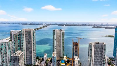 Comprar apartamento no Biscayne Beach 2209