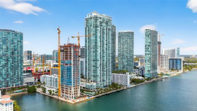 Comprar apartamento no Biscayne Beach 2209