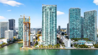 Comprar apartamento no Biscayne Beach 2209