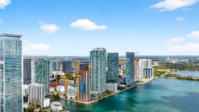Comprar apartamento no Biscayne Beach 2209