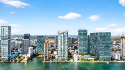 Comprar apartamento no Biscayne Beach 2209