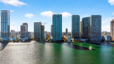 Comprar apartamento no Biscayne Beach 2209