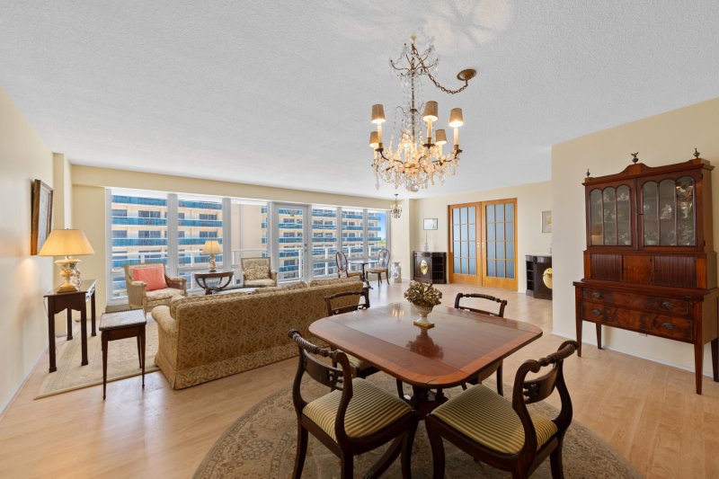 Condo for sale at The Galleon 408