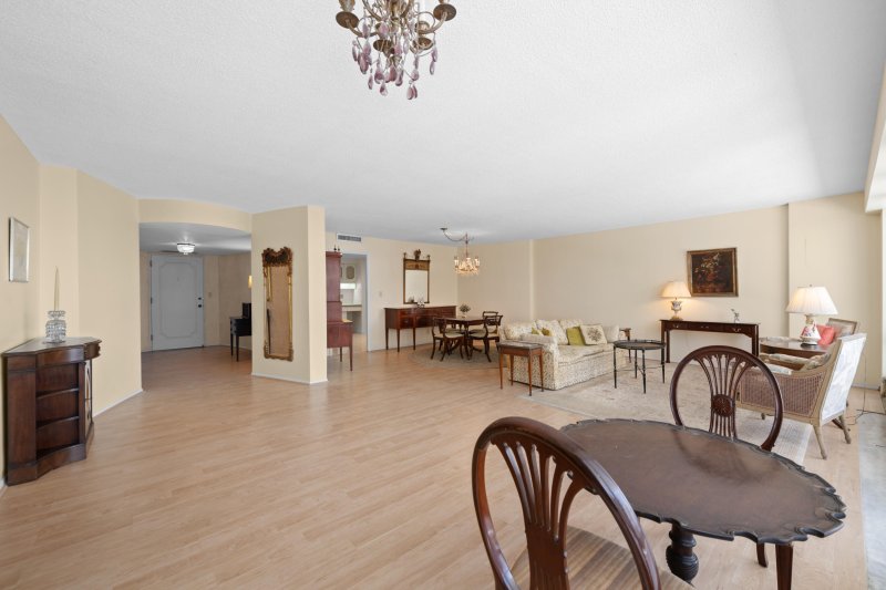 Condo for sale at The Galleon 408