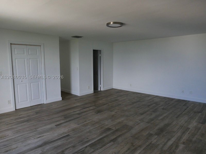 Apartment for rent at Sailboat Cay PH1701