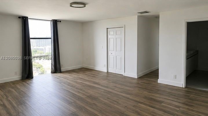 Apartment for rent at Sailboat Cay PH1701