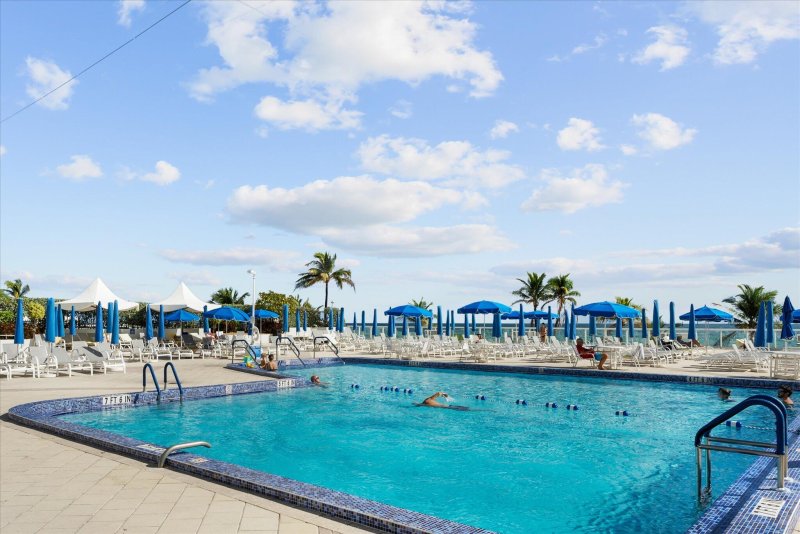 Condo for sale at Parker Plaza Estates 1626