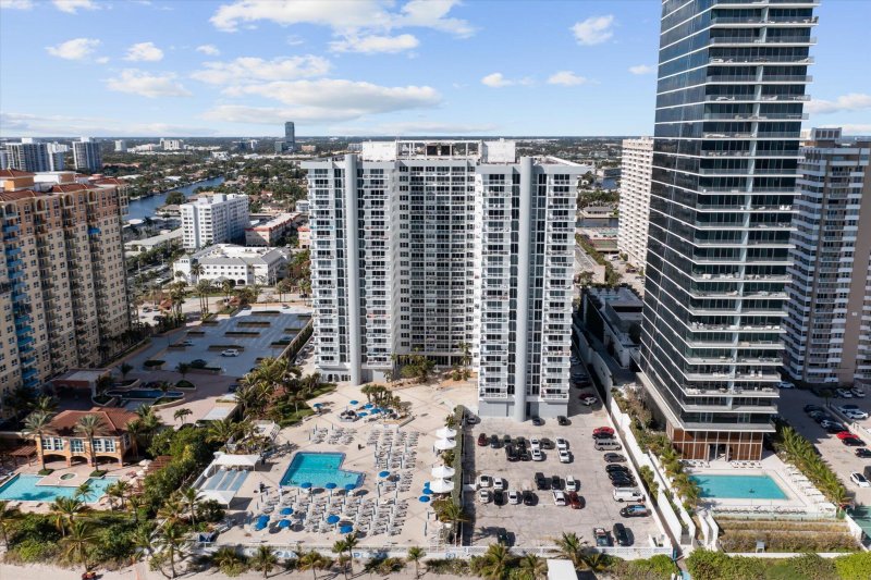 Condo for sale at Parker Plaza Estates 1626