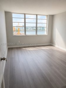 Aluguel de apartamento no Kennedy House 14D