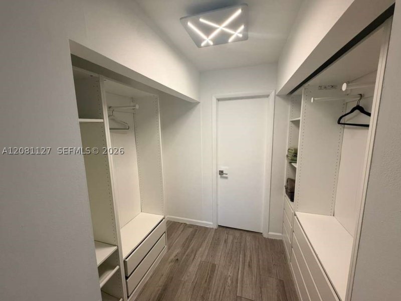 Apartment for rent at Marbella Tower 606