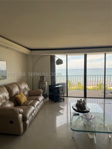 Aluguel de apartamento no Ocean Waves (old Champlain Towers North) 708