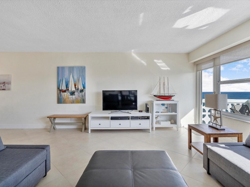 Condo for sale at Ocean Summit 1110