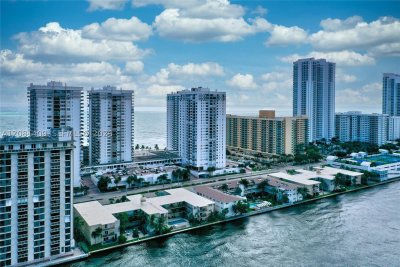 Comprar apartamento no Britannia at Quadomain 1906