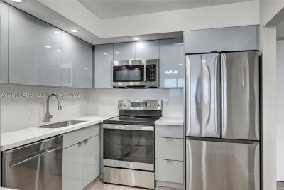Comprar apartamento no Britannia at Quadomain 1906