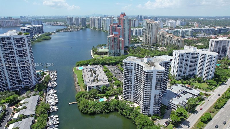 Condo for sale at Mystic Pointe 600 1707