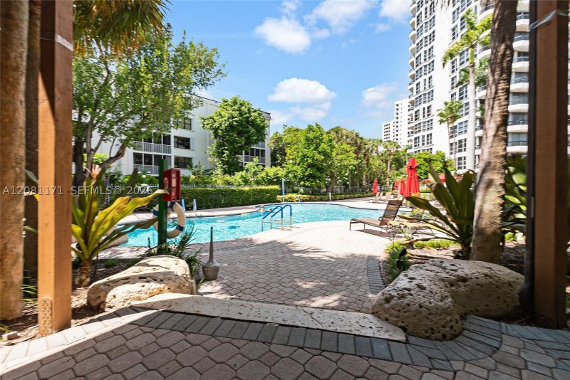 Condo for sale at Mystic Pointe 600 1707