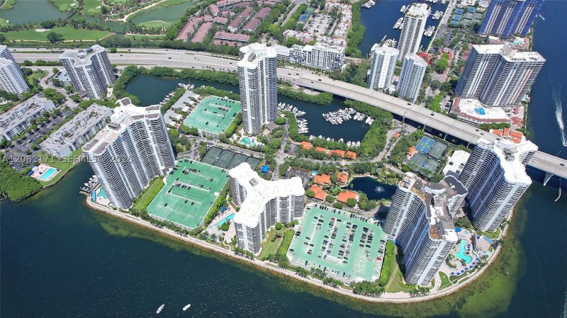 Condo for sale at Mystic Pointe 600 1707