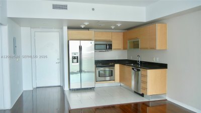 Comprar apartamento no The Plaza Tower II 2509