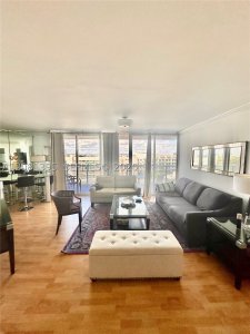 Aluguel de apartamento no La Gorce Palace 806