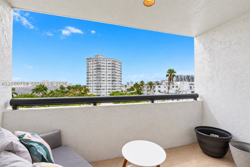 Condo for sale at Parc Plaza 6E