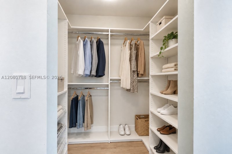 Condo for sale at Parc Plaza 6E