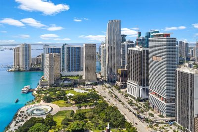 Comprar apartamento no 50 Biscayne 3211