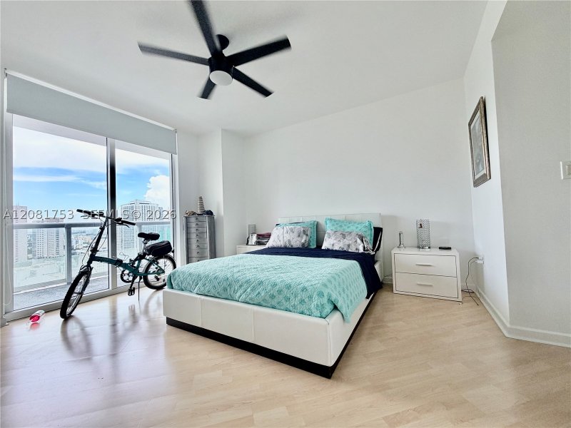 Condo for sale at 50 Biscayne 3211