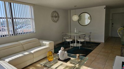 Comprar apartamento no Waterside Towers 102