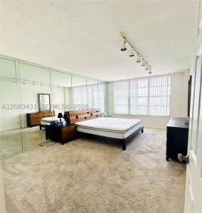 Aluguel de apartamento no Hallmark of Hollywood 1404